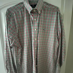 L Vineyard Vines classic fit tucker shirt
